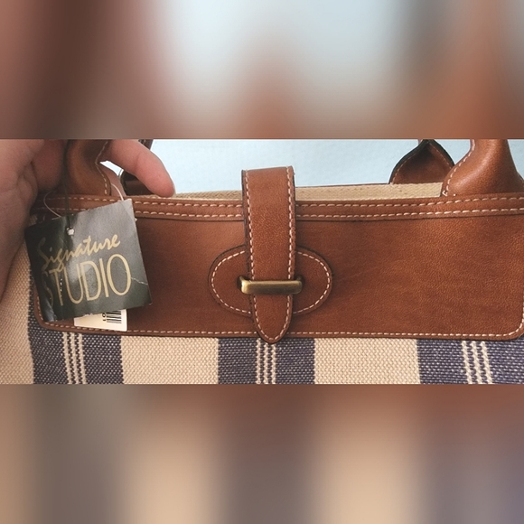 New with tags Signature Studios purse - Picture 6 of 8